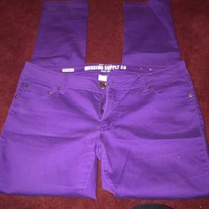 Woman’s purple skinny jeggings